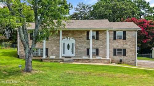 9229 Slade Rd, Knoxville, TN, 37931-4332 | Card Image