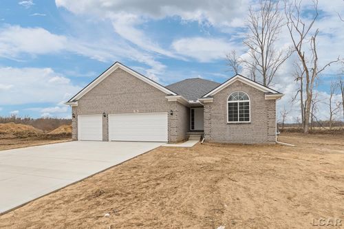 799 War Bonnet Dr, Tecumseh, MI, 49286-8663 | Card Image