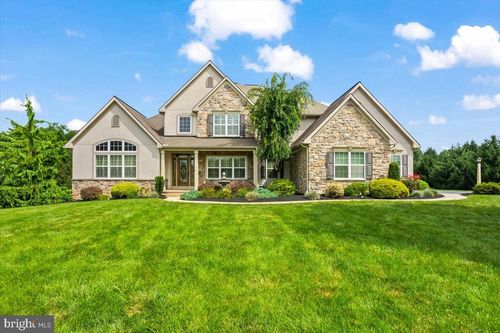 49 Wheatland Cir, Lebanon, PA, 17042-9418 | Card Image