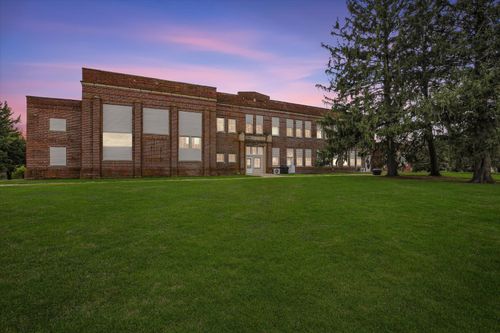 325 W South 3rd Street, Deland, IL, 61839 | Card Image