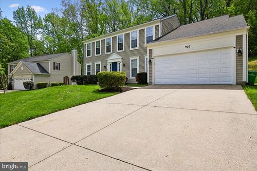903 Brook St, Accokeek, MD, 20607-2043 | Card Image