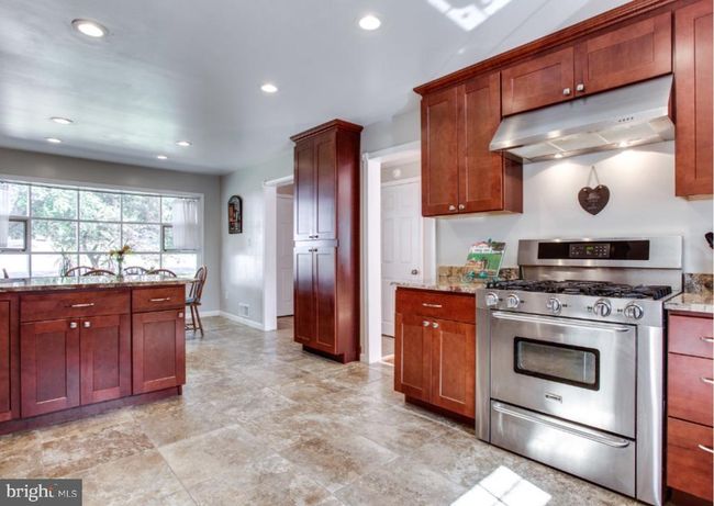 7811 Falstaff Rd, House other with 4 bedrooms, 4 bathrooms and null parking in MCLEAN VA | Image 9
