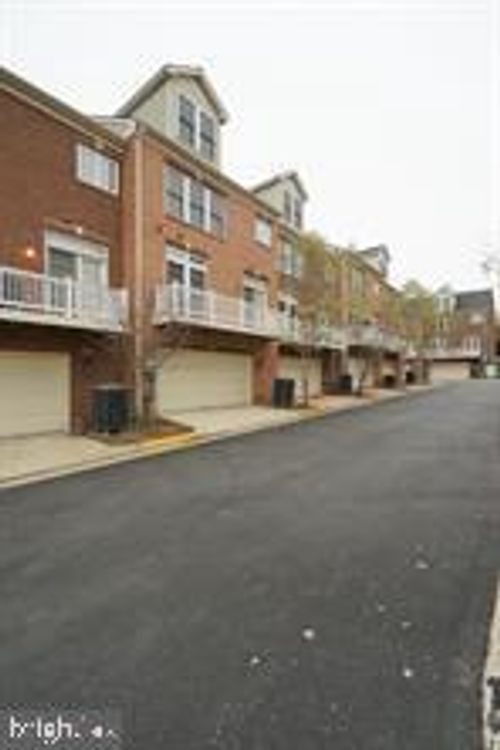7981 Reserve Way, VIENNA, VA, 22182-3892 | Card Image
