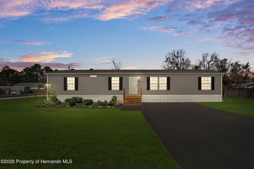 16077 Bradenton St, BROOKSVILLE, FL, 34604-8077 | Card Image