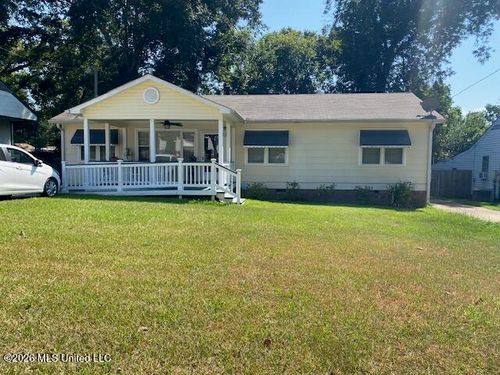 1224 Magnolia Ave, Natchez, MS, 39120-2744 | Card Image
