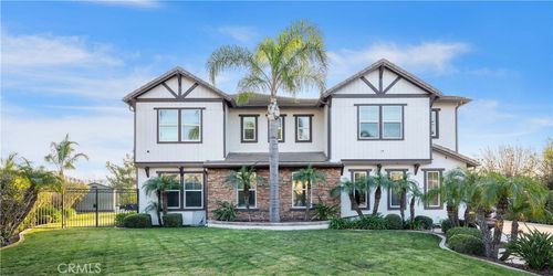 290 Cross Rail Ln, Norco, CA, 92860-3943 | Card Image