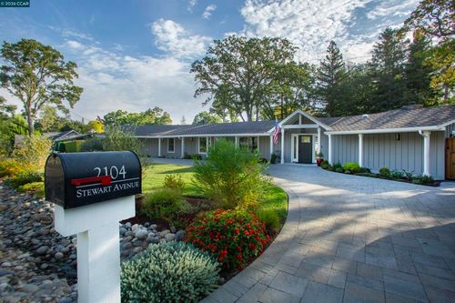 2104 Stewart Ave, Walnut Creek, CA, 94596-6343 | Card Image