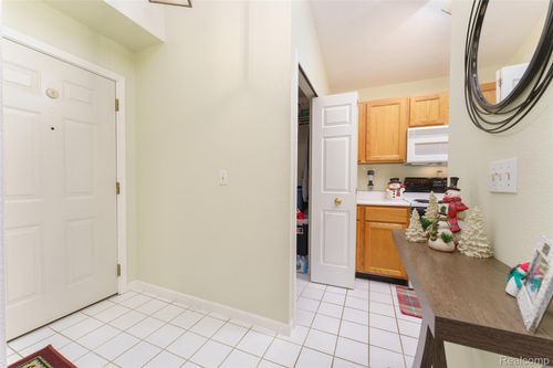 12274 Saint Andrews Way, Fenton, MI, 48430-8889 | Card Image