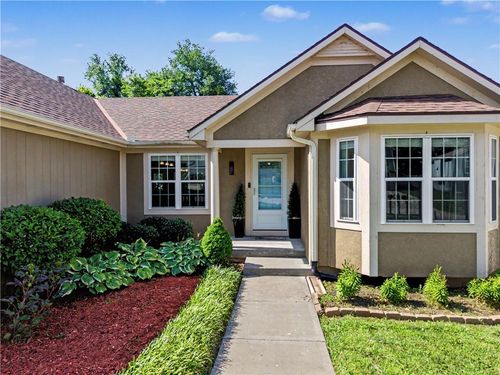 808 Old Stage Rd, Pleasant Hill, MO, 64080-6551 | Card Image