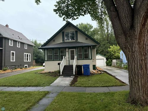 1015 12th St N, Fargo, ND, 58102-3540 | Card Image