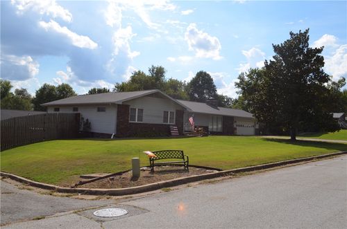 1600 Brentwood Dr, Harrison, AR, 72601-4609 | Card Image