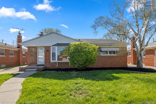 8821 Royal Grand, Redford, MI, 48239-1741 | Card Image