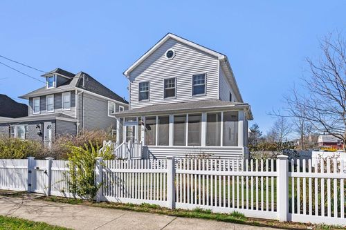 314 Hunter St, Mamaroneck, NY, 10543-3110 | Card Image