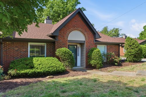 212 Highland Villa Cir, Nashville, TN, 37211-7319 | Card Image