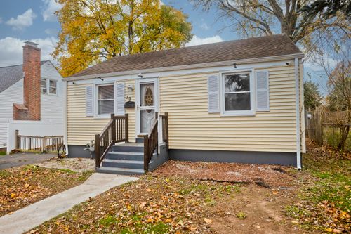 39 Wade Ave, Bloomfield, CT, 06002-3327 | Card Image