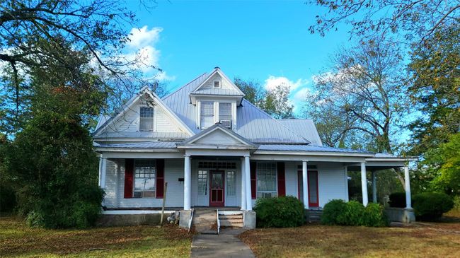 909 W Broadway St, House other with 4 bedrooms, 3 bathrooms and null parking in Clarksville TX | Image 35