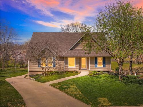 2401 Sw Stonecreek Ct, Blue Springs, MO, 64015-6787 | Card Image