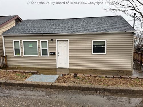 1303 Fletcher Ave, Dunbar, WV, 25064-2515 | Card Image