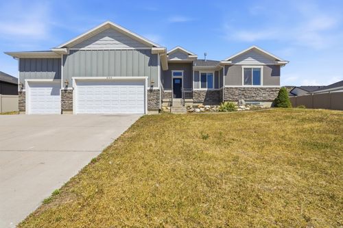390 S Coyote Ridge Dr, Smithfield, UT, 84335-5500 | Card Image