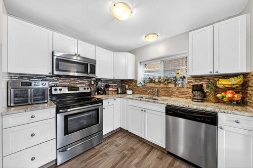 11-2117 16 St Sw, Calgary, AB, T2T4E5 | Card Image