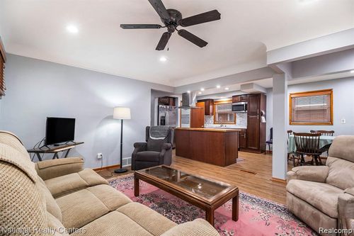 4001 Roosevelt Blvd, Dearborn Heights, MI, 48125-2530 | Card Image