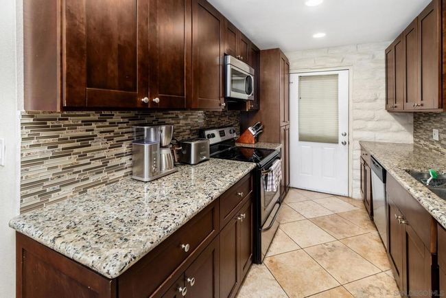 4 - 2544 Navarra Dr, Townhouse with 2 bedrooms, 2 bathrooms and 1 parking in Carlsbad CA | Image 12