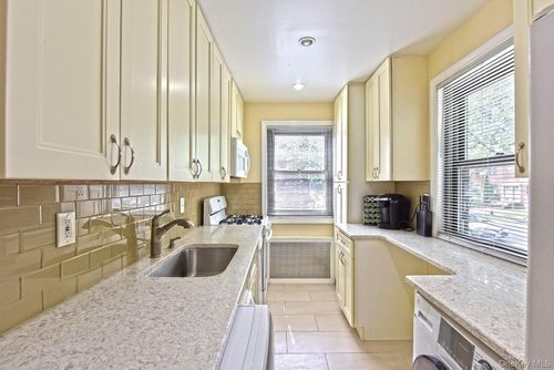 f8-5766 246th Cres, Little Neck, NY, 11362-1908 | Card Image