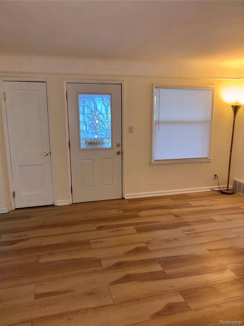 16267 Edmore Dr, Detroit, MI, 48205-1434 | Card Image