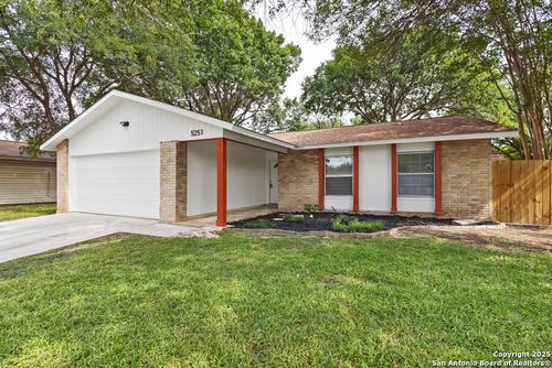5251 Gordon Cooper Dr, Kirby, TX, 78219-2042 | Card Image