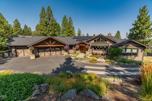 1624 Nw Overlook Dr, Bend, OR, 97703-8735 | Card Image