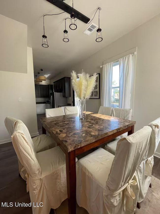 Dining 1 | Image 7