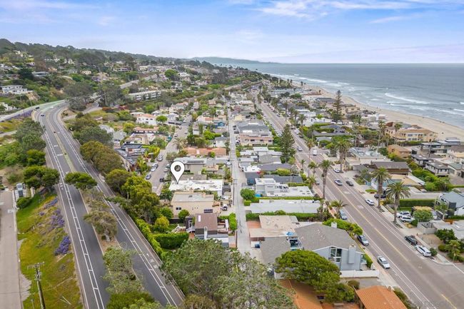 2036 Santa Fe Ave, Condo with 3 bedrooms, 2 bathrooms and 4 parking in Del Mar CA | Image 33