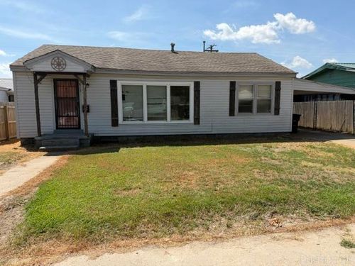 813 Cedar St, Trumann, AR, 72472-2122 | Card Image
