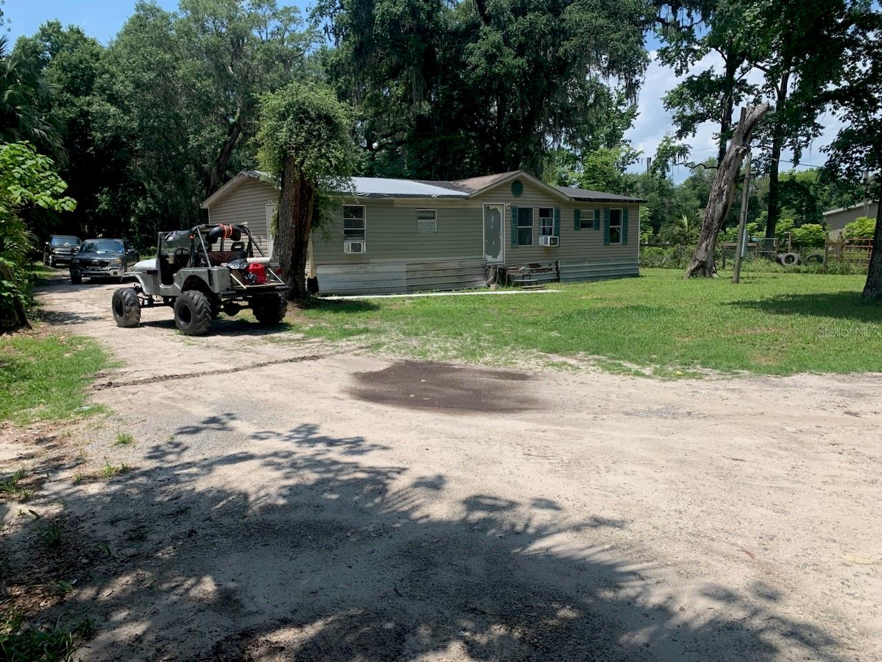 164th Ln, Citra, FL 32113