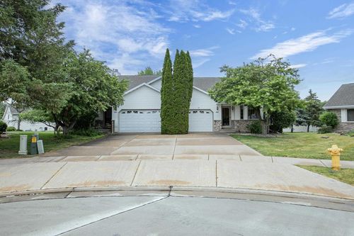 2420 Noel Court, OSHKOSH, WI, 54904 | Card Image