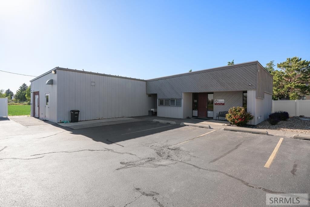 1378 S Grizzly Ave, Idaho Falls, ID 83402