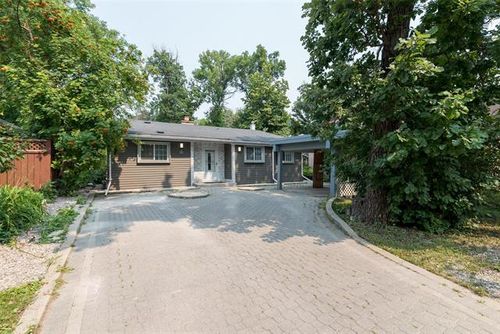 123 St Vital Rd, Winnipeg, MB, R2M2A1 | Card Image