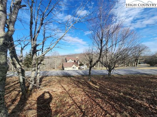 101 Larkspur Ln, Beech Mountain, NC, 28604-7511 | Card Image