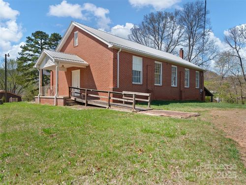 62 Birdsong Trl, Waynesville, NC, 28786-6518 | Card Image