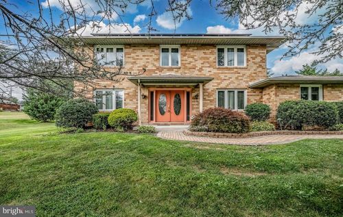 1381 Sumneytown Pike, LANSDALE, PA, 19446-4714 | Card Image