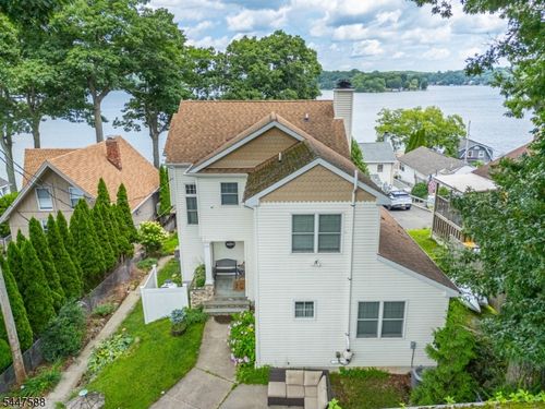 121 Maxim Dr, Hopatcong, NJ, 07843-1900 | Card Image