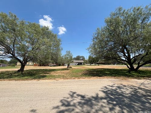 00 Curtis Ave, Devine, TX, 78016 | Card Image