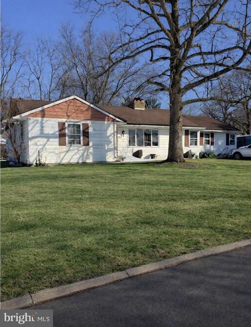 390 Wheatley Ave, Beverly, NJ, 08010-1042 | Card Image