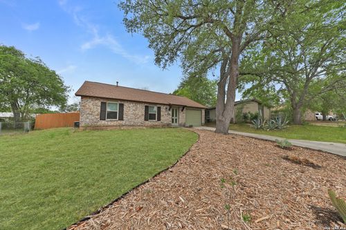 308 Mountain Shadows St, Live Oak, TX, 78233-2806 | Card Image