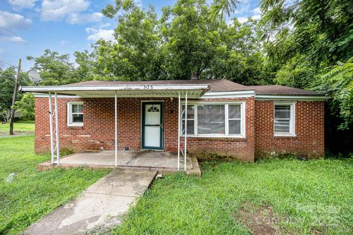 305 N Kendall St, Norwood, NC, 28128-8718 | Card Image