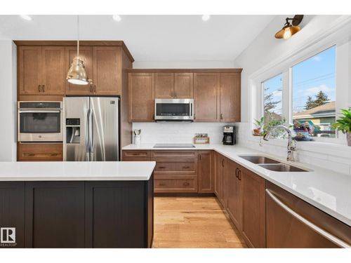 10972 141 St Nw, Edmonton, AB, T5M1T4 | Card Image