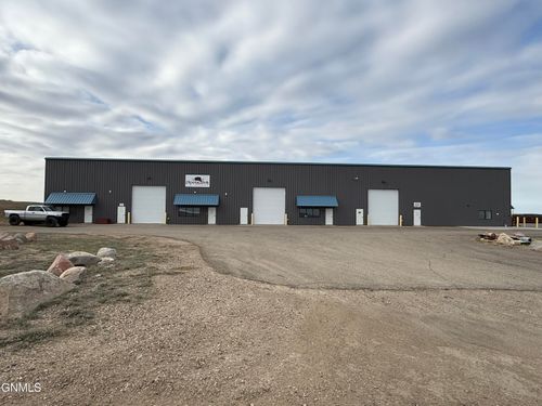 b-5317 Saddle Ridge Circle, Williston, ND, 58801 | Card Image