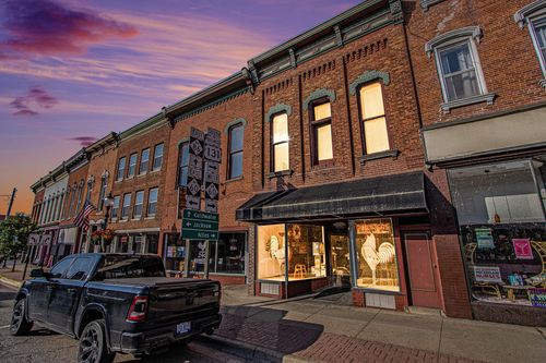 16 N Main St, Three Rivers, MI, 49093-1532 | Card Image