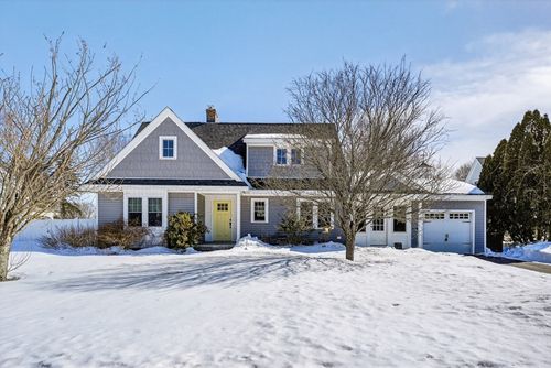 202 Prospect St, Shrewsbury, MA, 01545-2039 | Card Image