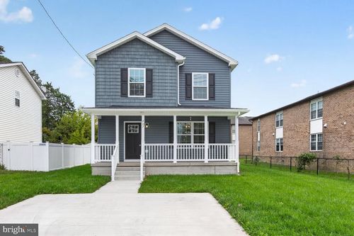 207 S Loudoun St, STRASBURG, VA, 22657-2620 | Card Image